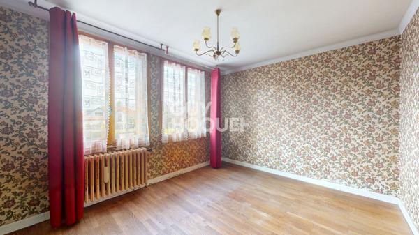 VIEUGY CENTRE - Maison individuelle