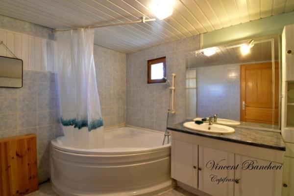 Amancy – Maison T5 d'environ 180 m² sur 1300 m² terrain – Fort potentiel