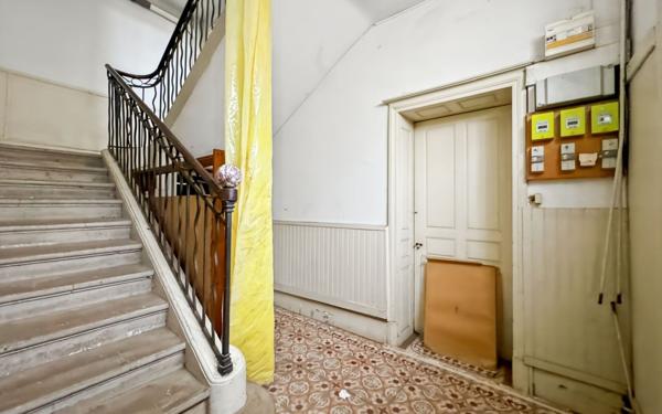 Immeuble à vendre    16 pièces • 590 m2 Saint-Donat-sur-l'Herbasse