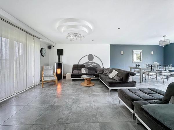 Vente Maison 9 pièces 182 m2 à Saint-Quentin