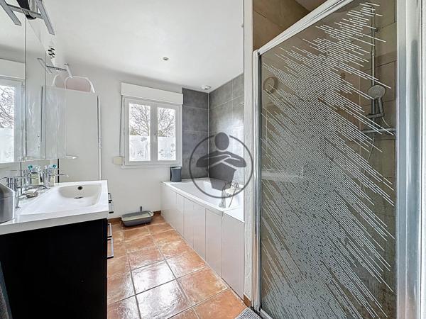 Vente Maison 9 pièces 182 m2 à Saint-Quentin