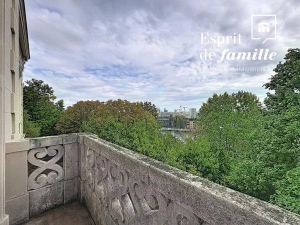QUAI JEAN-JACQUES ROUSSEAU – Appartement de réception de 122 m² dans une maison bourgeoise