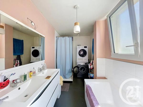 Maison à vendre  5 pièces - 116 m 2   SOTTEVILLE LES ROUEN  - 76
