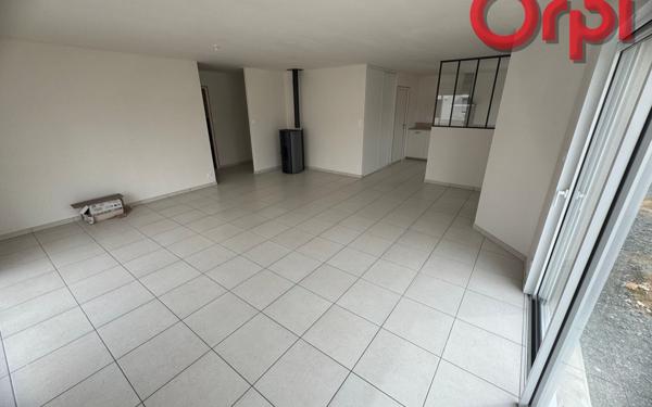 Maison à vendre    3 pièces •  Angles