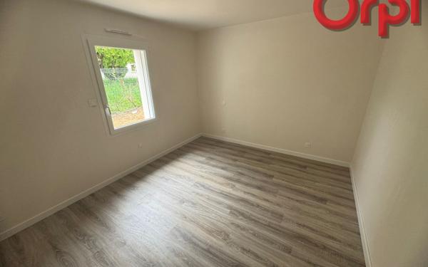 Maison à vendre    3 pièces •  Angles