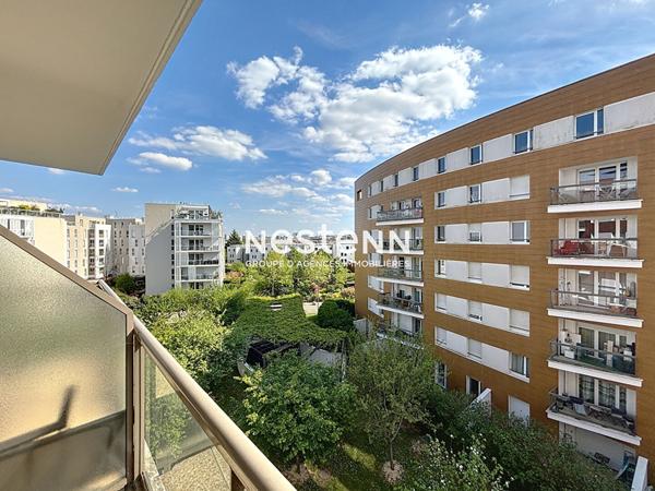 ISSY LES MOULINEAUX - FORT D'ISSY - Vente appartement 2 pièces de 42,60 m² avec un balcon de 4,70m²