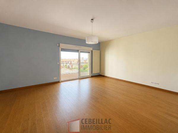 Cours Sablon T4 avec terrasse et parking