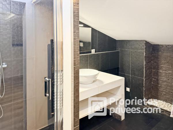 2 Pièces en  Duplex  avec cour  de 35m²