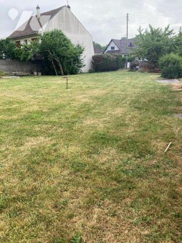 GRAND PARIS : Un terrain à bâtir situé sur la commune de NOISY-LE-GRAND (93160), 48 rue des Frè...