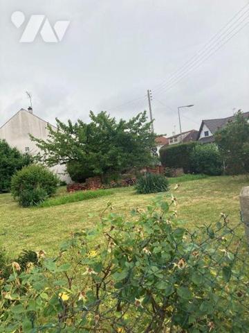 GRAND PARIS : Un terrain à bâtir situé sur la commune de NOISY-LE-GRAND (93160), 48 rue des Frè...