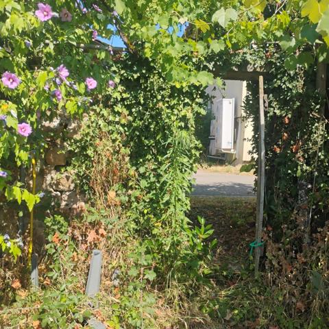 Coup de cœur : Charme, authenticité et potentiel  Maison mitoyenne 5 pièces SAINT PIERRE LE VIEUX (71)