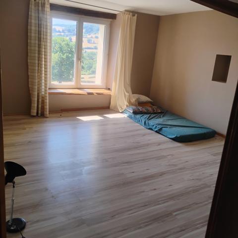 Coup de cœur : Charme, authenticité et potentiel  Maison mitoyenne 5 pièces SAINT PIERRE LE VIEUX (71)