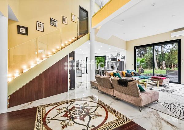 Maison 5 pièces - 300 m² Bien prestige