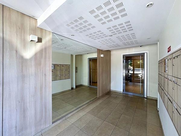 2 PIECES RENOVE, PROCHE CANNES, GARAGE