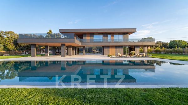Villa ultra contemporaine de 1000m2 aux prestations hors normes