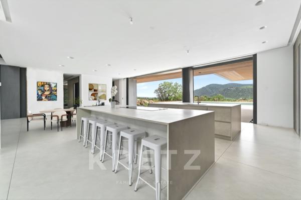 Villa ultra contemporaine de 1000m2 aux prestations hors normes