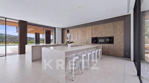 Villa ultra contemporaine de 1000m2 aux prestations hors normes
