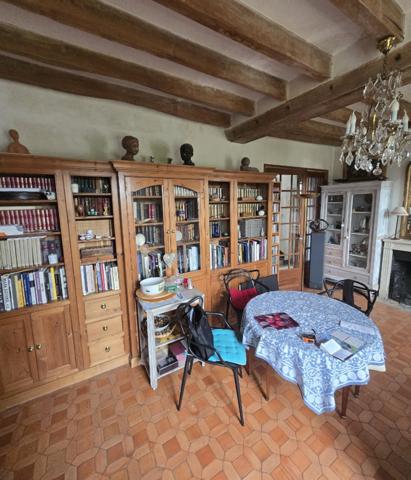 Maison 11 pièce(s) 7 chambre(s) 241 m²