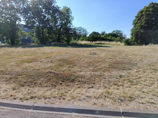 Terrain à vendre à Léry d'environ 700m2
