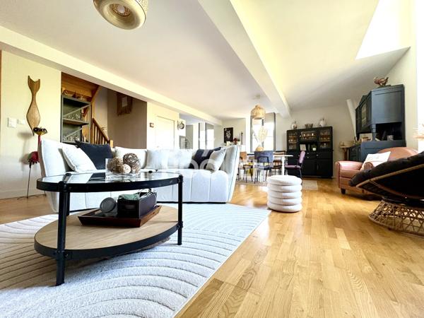 Beau duplex avec 3 chambres et deux places de stationnements