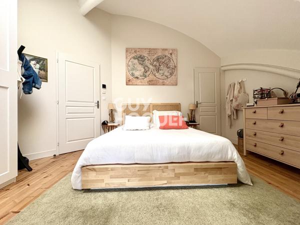 Beau duplex avec 3 chambres et deux places de stationnements