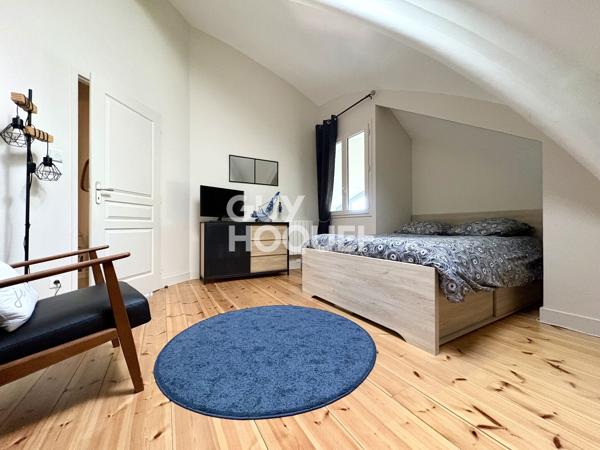 Beau duplex avec 3 chambres et deux places de stationnements