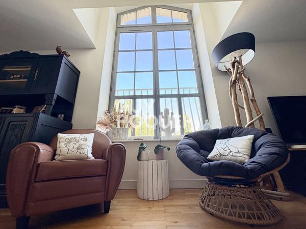 Beau duplex avec 3 chambres et deux places de stationnements