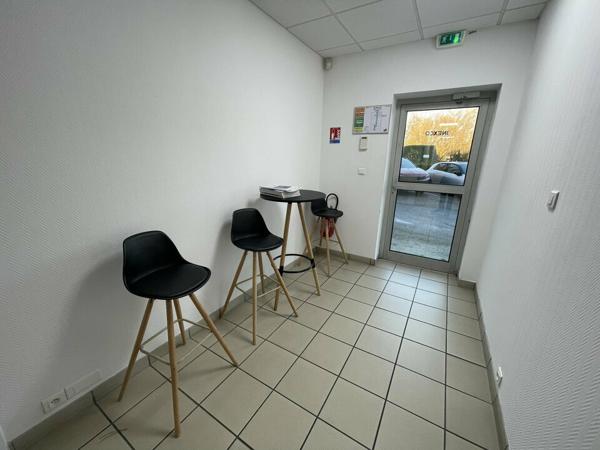 ZONE PERIPHERIQUE DU HAVRE - A LOUER - BUREAUX - 15 STATIONNEMENTS