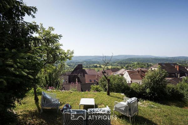 Maison rénovée avec ses terrasses panoramiques dans la région des lacs