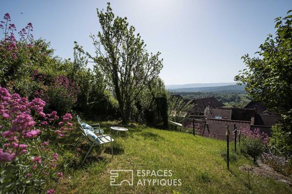 Maison rénovée avec ses terrasses panoramiques dans la région des lacs