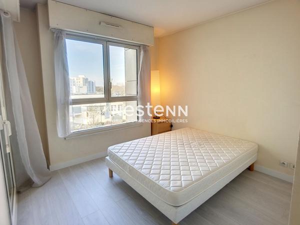 Montigny-le-Bretonneux centre-ville : Appartement MEUBLÉ deux pièces avec balcon et box
