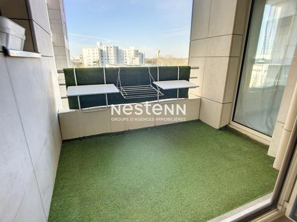 Montigny-le-Bretonneux centre-ville : Appartement MEUBLÉ deux pièces avec balcon et box