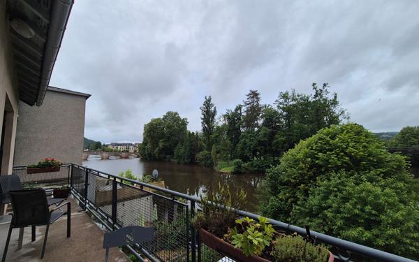 Maison à vendre    9 pièces •  Terrasson-Lavilledieu