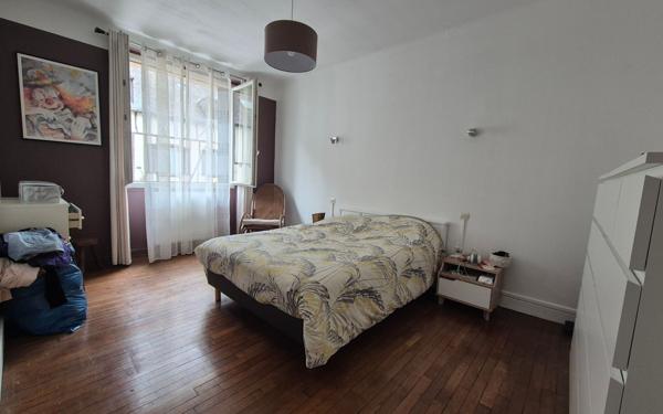 Maison à vendre    9 pièces •  Terrasson-Lavilledieu