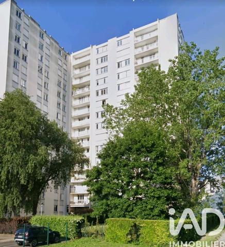 Location appartement 4 pièces 73 m² Saint-Pierre-des-Corps