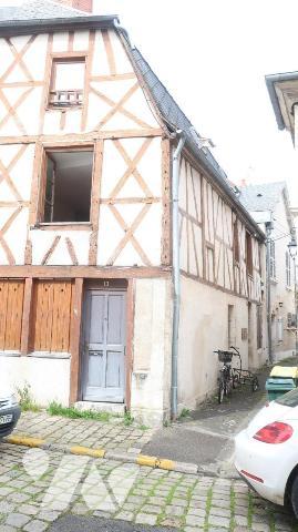 Immeuble - 3 appartements libres - 57m² cadastré.