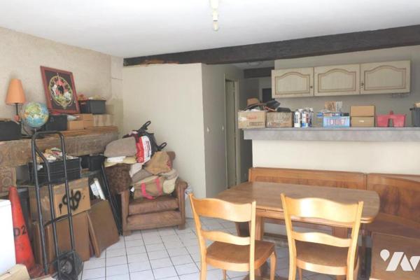 Immeuble - 3 appartements libres - 57m² cadastré.