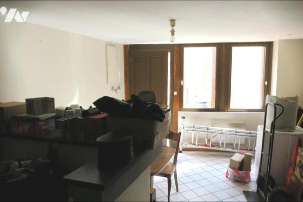 Immeuble - 3 appartements libres - 57m² cadastré.