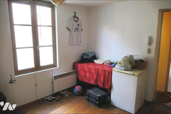 Immeuble - 3 appartements libres - 57m² cadastré.