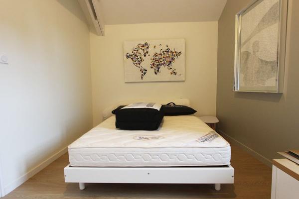 UN APPARTEMENT DE TYPE 3, MEUBLE, SITUE AU CŒUR DE LA VILLE CLOSE A CONCARNEAU. -