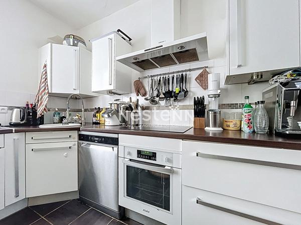 Maison familiale de 113 m², 4 chambres, avec piscine chauffée , jardin et sous-sol complet/garage au coeur d'Avrillé