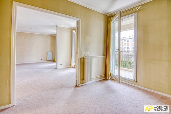 Versailles Rive-Droite Appartement 5 pièces 102.71 m² carrez situé au 2eme étage avec ascenseur, cave et box 695 000 € **  - Référence  28101