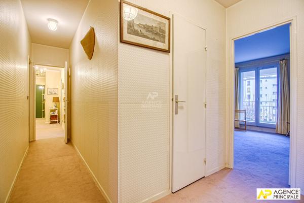 Versailles Rive-Droite Appartement 5 pièces 102.71 m² carrez situé au 2eme étage avec ascenseur, cave et box 695 000 € **  - Référence  28101
