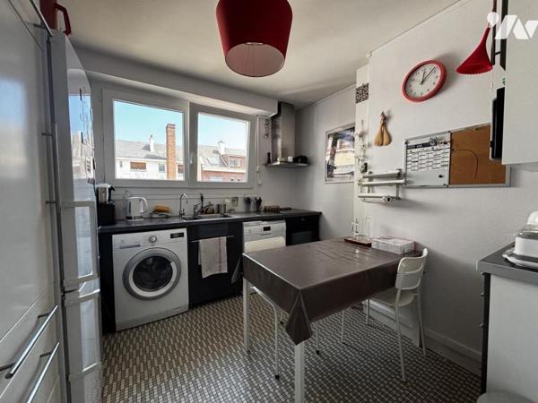 APPARTEMENT AVEC BALCON ET PARKING CENTRE VILLE