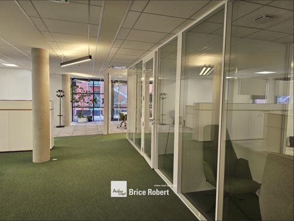 Bureaux à vendre ou à louer à Caluire-et-Cuire avec terrasses et accès rapide