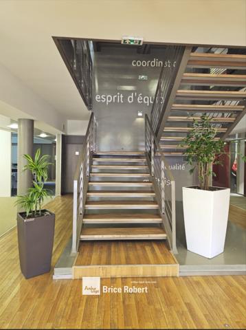 Bureaux à vendre ou à louer à Caluire-et-Cuire avec terrasses et accès rapide