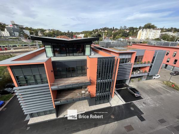 Bureaux à vendre ou à louer à Caluire-et-Cuire avec terrasses et accès rapide