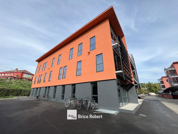 Bureaux à vendre ou à louer à Caluire-et-Cuire avec terrasses et accès rapide