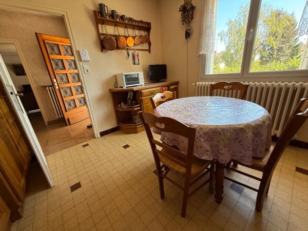Carnay-lès-Mâcon - Une maison à réinventer,dans un cadre de vie privilégié
