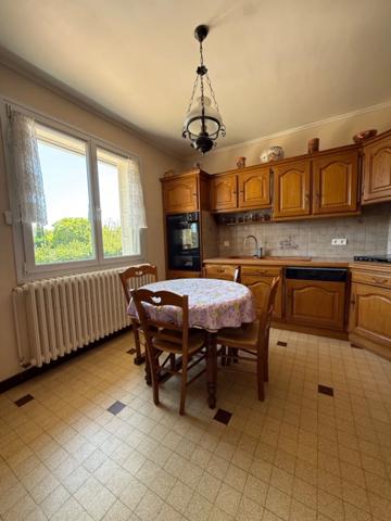 Carnay-lès-Mâcon - Une maison à réinventer,dans un cadre de vie privilégié